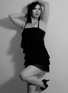 LauraSinFull photo 4874655 thumbnail