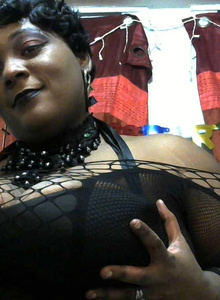 PrettyBlacc photo 3963635 thumbnail