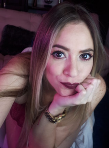 Love selfies as much as I love dicks. 