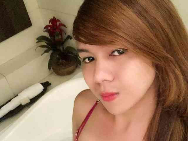 AlluringModel