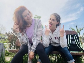 PositiveChat 27y Lesbian Couple