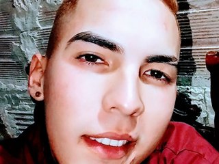 Adriansex20 Cam Room Profile Image