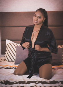 MarionDiEbano I wait you in my bed photo 4730517