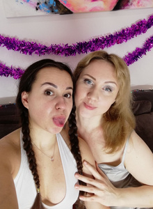 With teen girlfriend)))