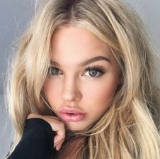 AnnaDelvie1