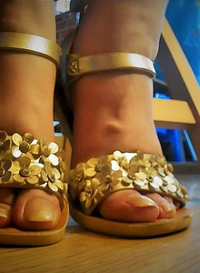 Spy my feet!