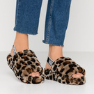 UGG Slippers / 4000 tokens