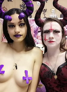 twotemptation happy hallowen photo 5274873