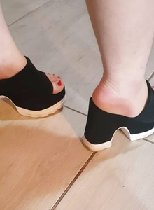 FEET