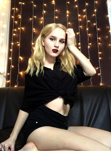 Dealien im blonde photo 5261426
