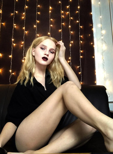 Dealien im blonde photo 5261427