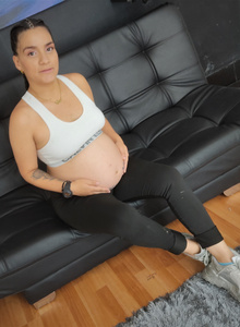 nicol-logan enjoy photo 5246043