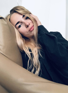 Hi