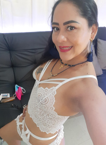 Karina-Smith All white !! photo 5356925