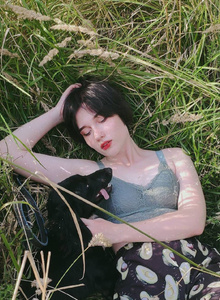 milanamoon7 photo 5317627 thumbnail