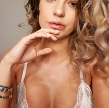 Nextdoornurs3