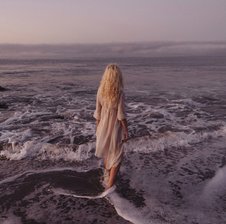 BELLA-LUNA