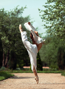 alicia-whitee photo 5672002 thumbnail