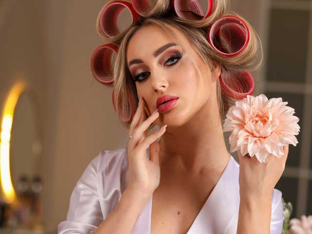 ADELINA011