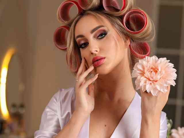 ADELINA011