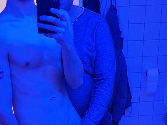 2HornyBiBoys