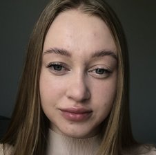 Mia054