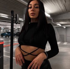 LinaKissMe