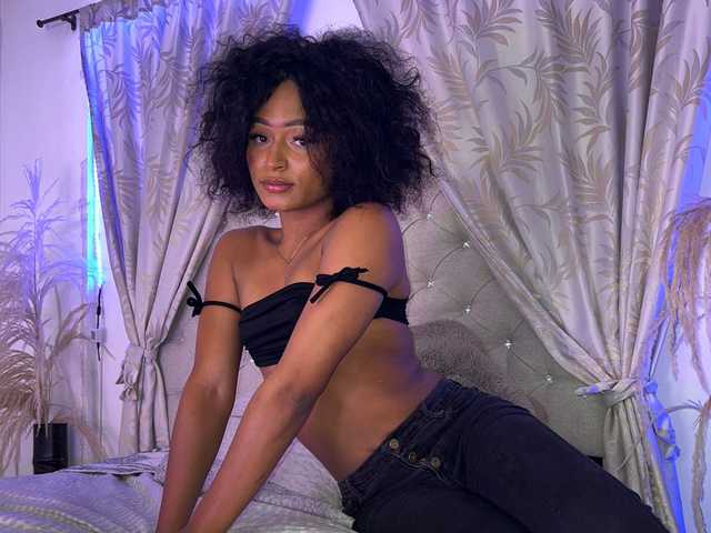 leyla-covans