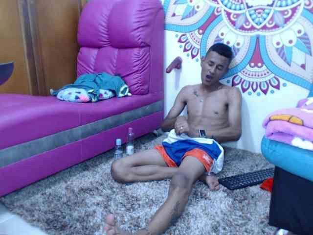 taylor-hot