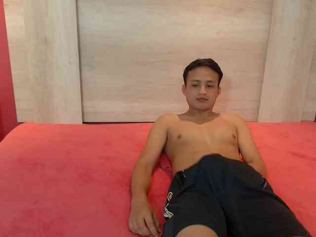 HORNYXXLOVE