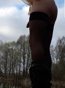 На прогулке ))