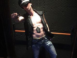 I Come From Madrid And My Model Name Is Abdominator4b
