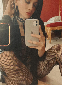 Georgina-Knox photo 5326827 thumbnail