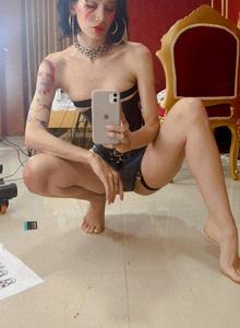 Georgina-Knox photo 5653293 thumbnail