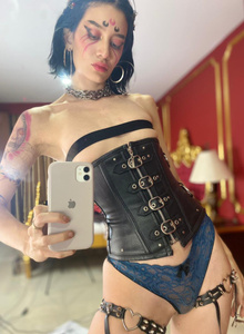 Georgina-Knox photo 5326839 thumbnail