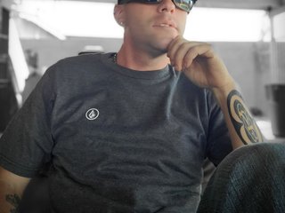 I Live In California And People Call Me Steelkingstud! My Age Is 28 Years Old