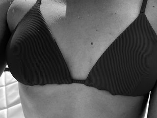 I'm 20 Years Old And I'm A Camming Luscious Gal, I Am A Brunette