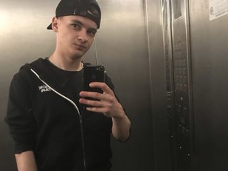 I'm 24 Years Of Age And I Am A Brunette! My Name Is Valdemarguf