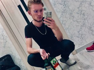 I Am A Blonde And I Am From Ny! People Call Me Unis01