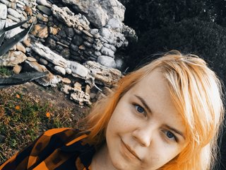 I'm A Camming Delicious Bimbo! I'm 18 Yrs Old, I Am A Blonde
