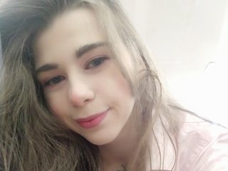 I'm A Camwhoring Pretty Hottie! I'm 20 And I Am A Brunette