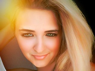 I Am Named Julia109, I Am A Blonde
