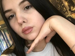 I Am A Brunette And A Sex Webcam Pretty Girl Is What I Am And My Age Is 18 Years Old