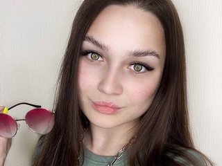 My Age Is 22 Yrs Old, I'm A Live Chat Attractive Chick