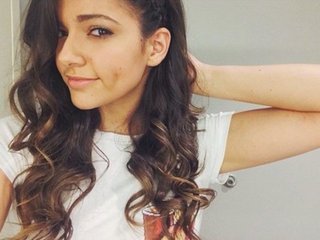 I Am A Brunette And My BongaCams Model Name Is SoffaLaVida