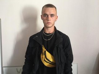 I Am A Brunette! At BongaCams I'm Named HugoBrad