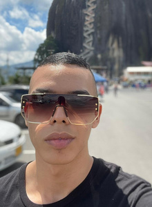 Aaron_Hope me photo 6077942