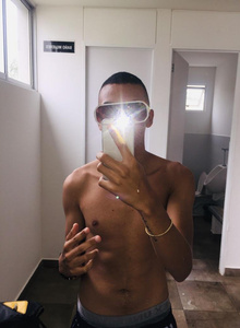 Aaron_Hope me photo 6077943