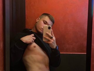 People Call Me Magicmaxxie And My Age Is 19 Yrs Old, Oslo Is Where I Live