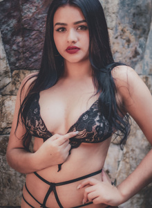 I-AM-JULIA yop photo 6202940